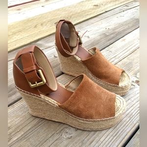 Women's 8 leather wedge sandal